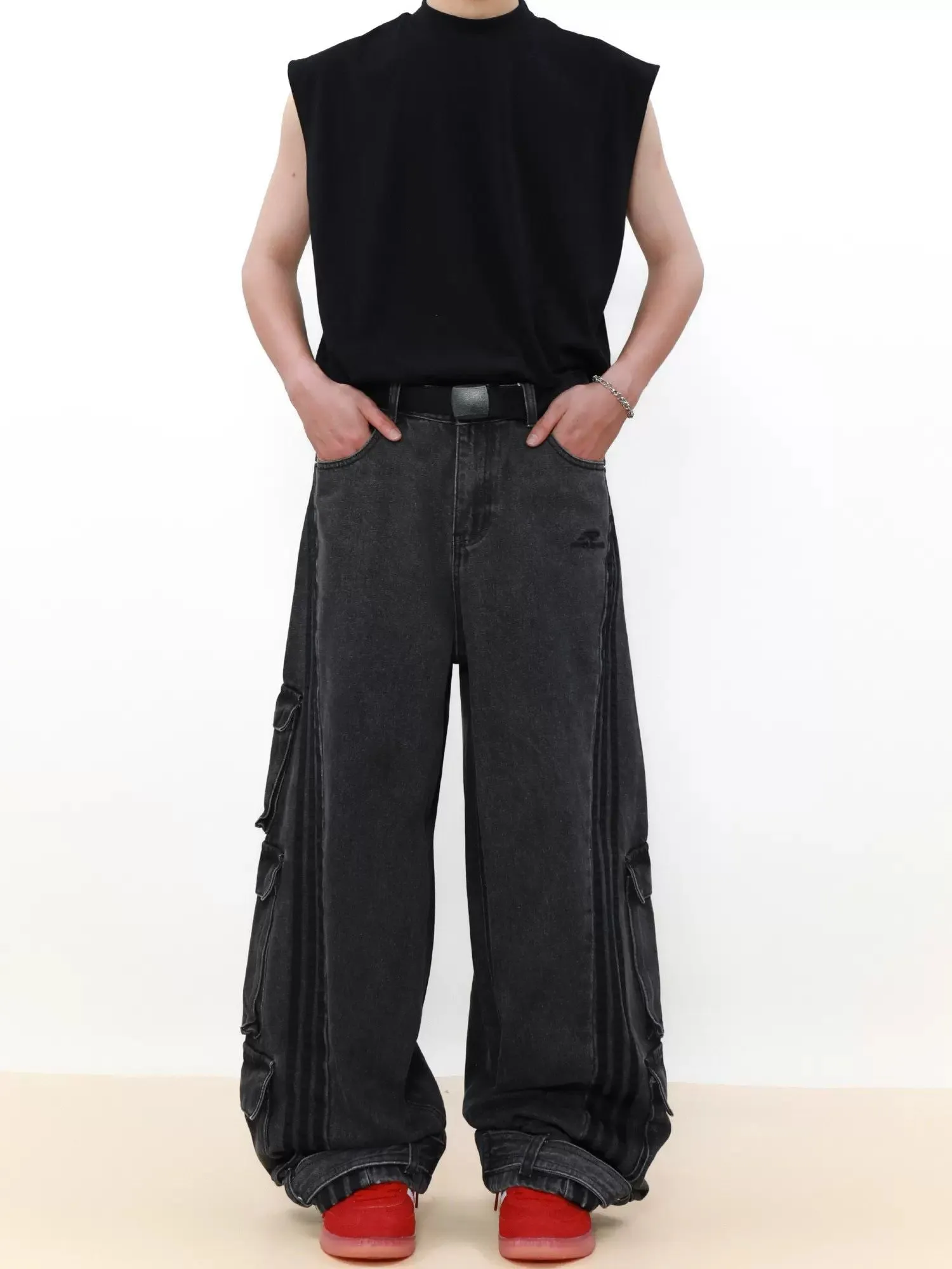 Excess Pockets Cargo Jeans