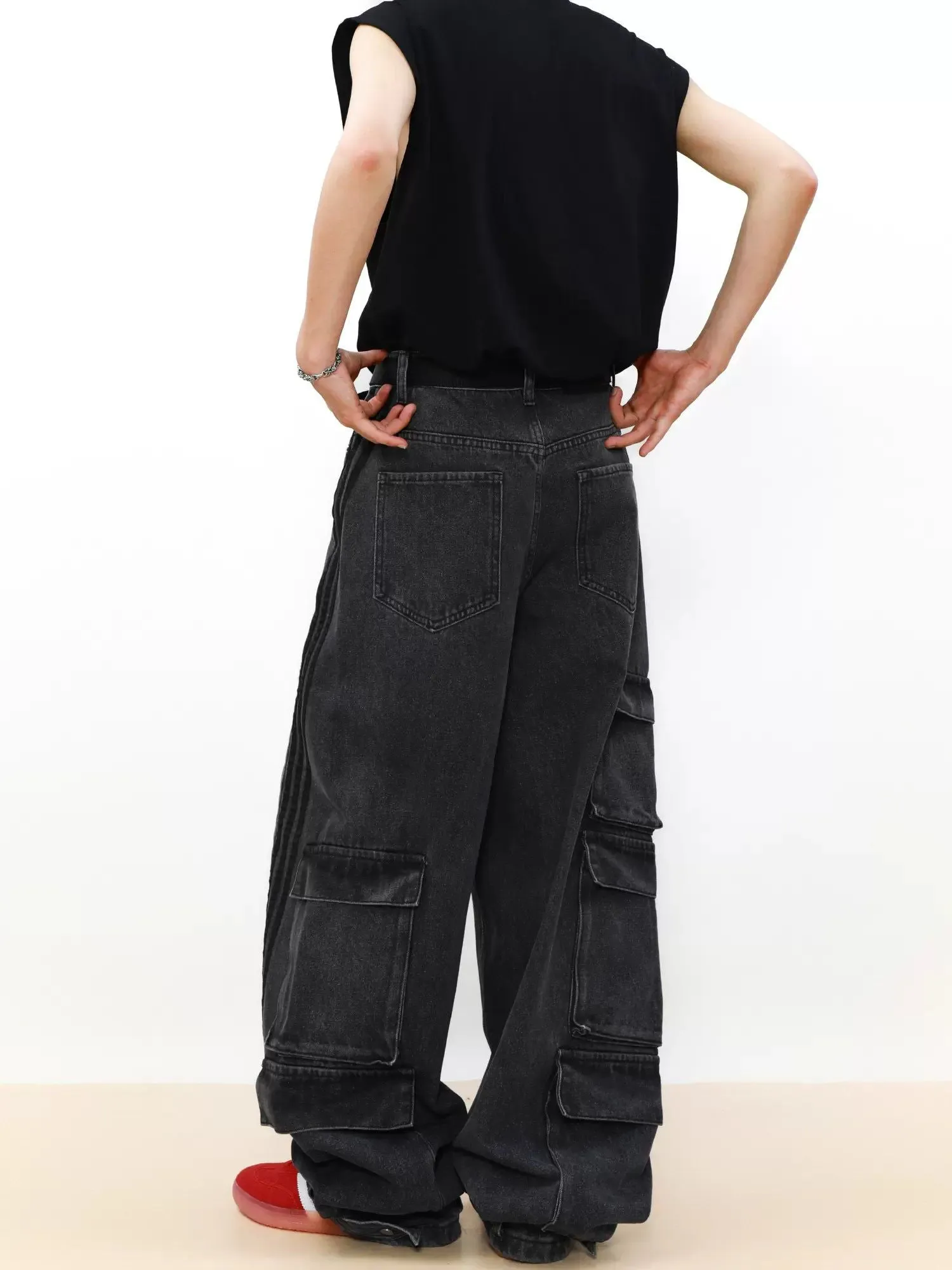 Excess Pockets Cargo Jeans