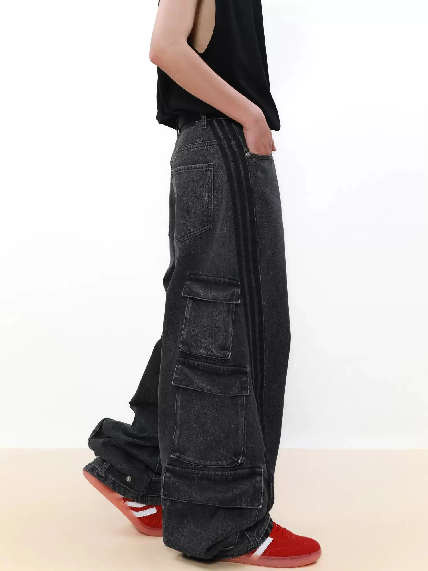 Excess Pockets Cargo Jeans