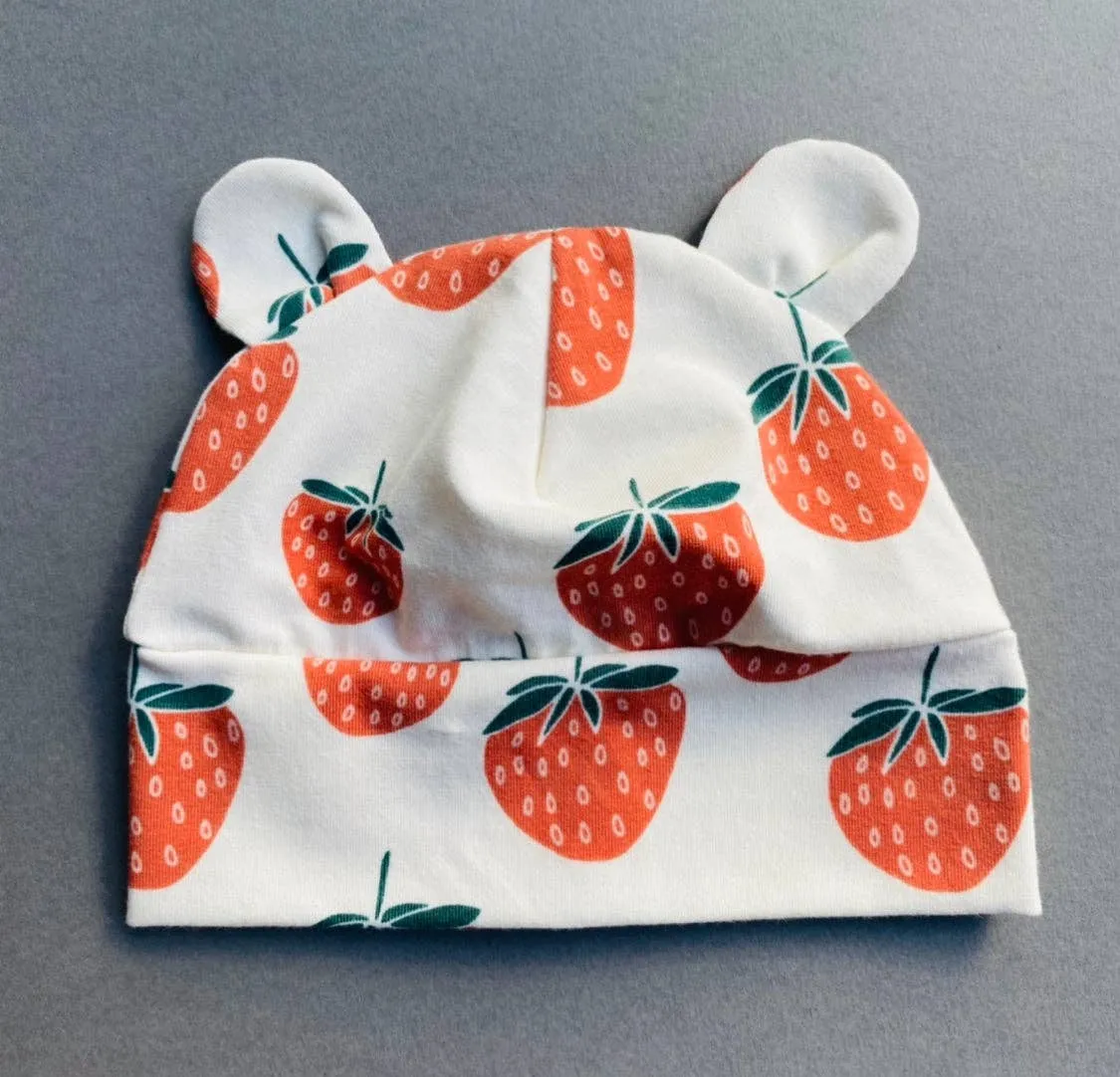 Organic cotton Baby sleep suit  in Cream/Strawberry print - Eddie & Bee