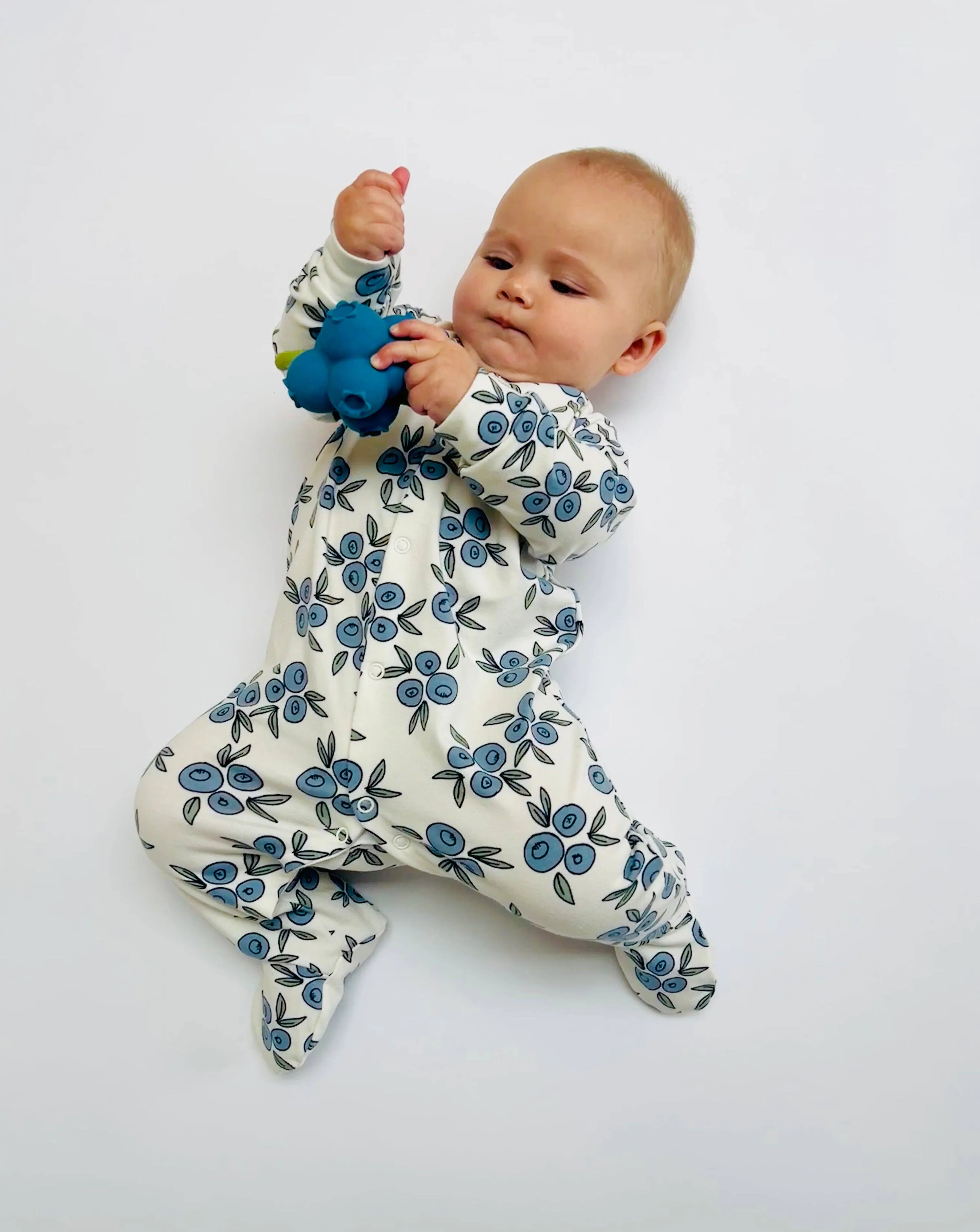 Organic cotton Baby sleepsuit  in Cream/Blueberry Print - Eddie & Bee