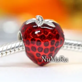 Seeded Strawberry Fruit Charm 791681C01